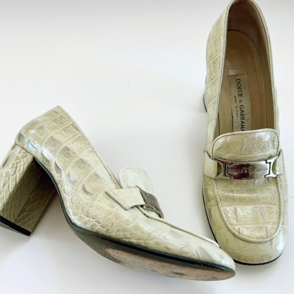 Vintage Dolce & Gabbana Ivory Faux Alligator Leather Helled Loafers EU Size 9